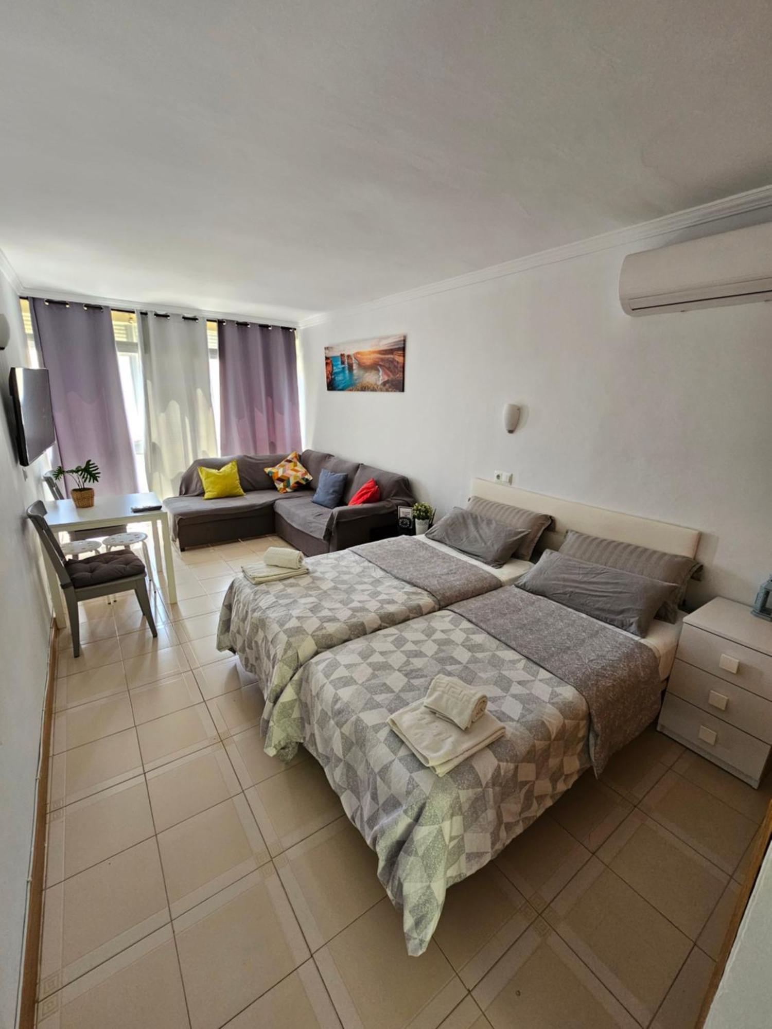 Apartamento Florido ตอร์เรโมลิโนส ภายนอก รูปภาพ